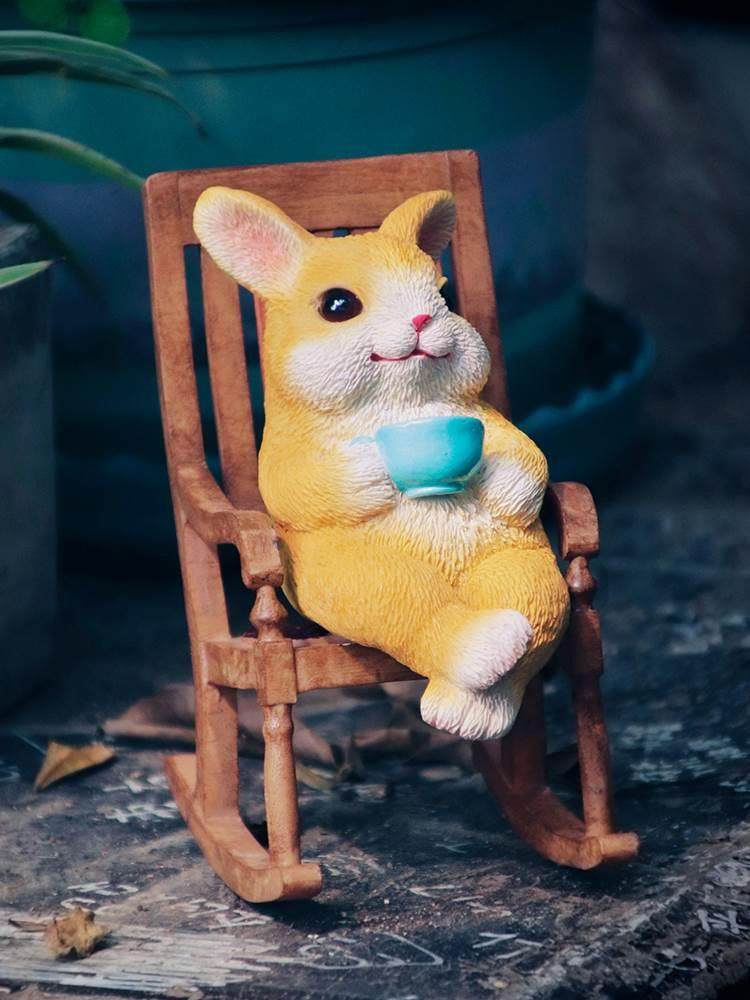 54738创意卡通小青摆蛙摇椅艺庭院阳台造件景办公桌面树脂动物工