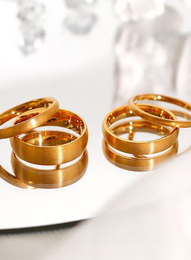 2021新款欧美风格钛钢拉丝戒指金色砂面冷淡风轻奢情侣素圈戒指