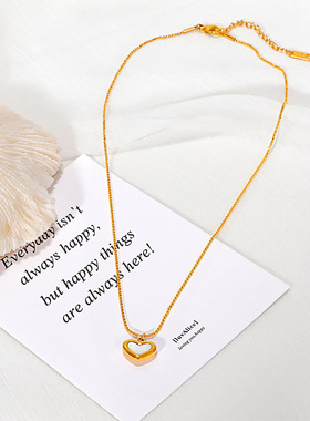 2021年新款复古元素文艺爱心贝母项链冷淡风桃心不掉色钛钢项链女