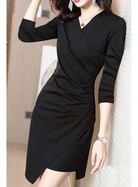 黑色连衣裙2026新款流行女人味收腰遮肚修身显瘦中长款包臀裙
