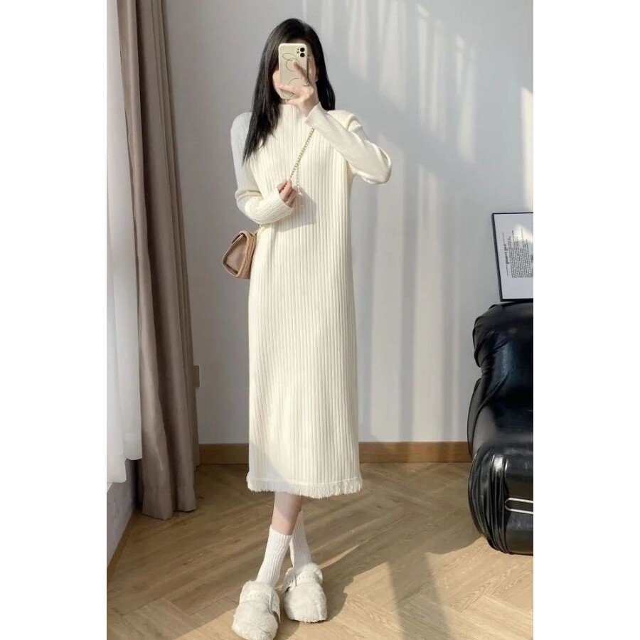秋冬半高领中长款宽松流苏针织连衣裙女配大衣过膝显瘦打底毛衣裙