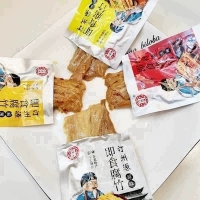 即食零食腐竹辣条网红小吃食麻辣五香散装大礼包腐皮土特产