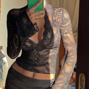 Deep V-shaped slim lace long sleeved top 深V修身蕾丝长袖上衣