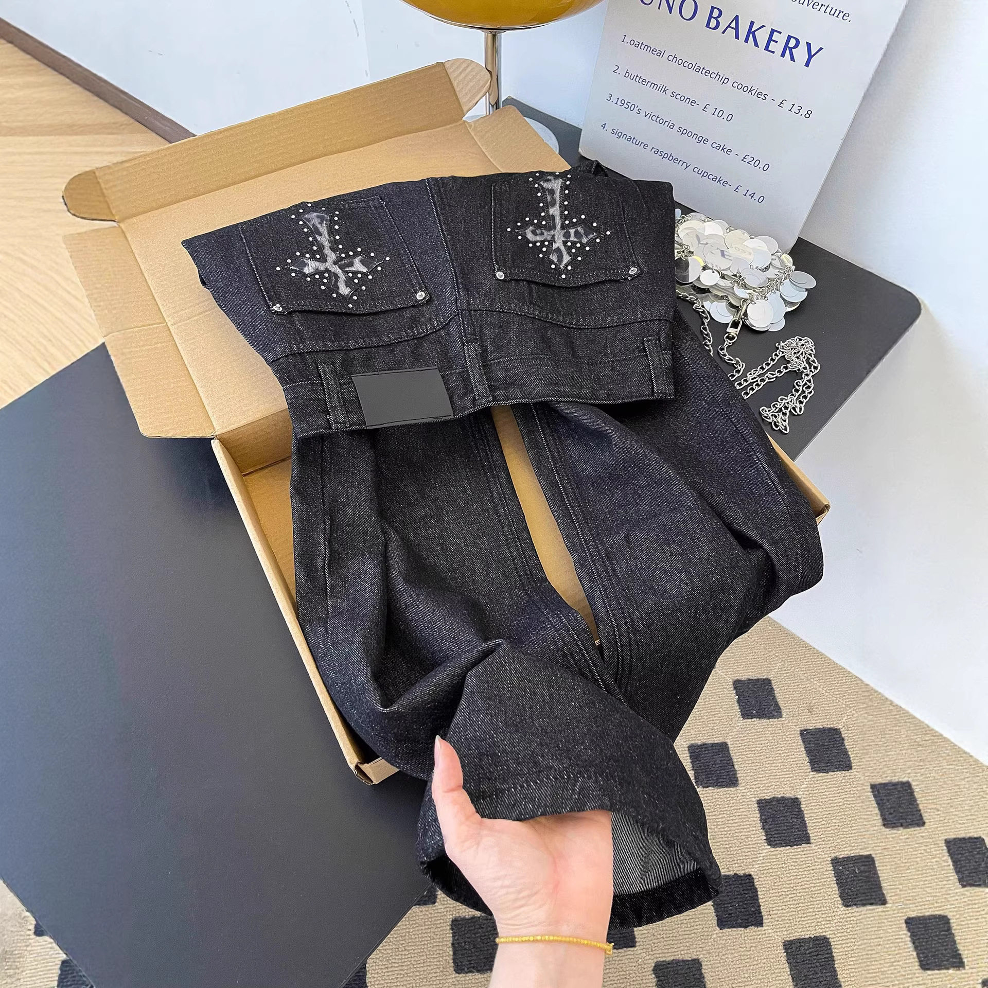 黑色豹纹十字架烫钻牛仔裤女春季复古vintage宽松高腰阔腿弯刀裤,女装/女士精品,牛仔裤,淘宝优惠券,粉丝福利购,淘宝优惠卷