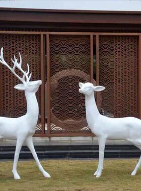 白色仿真艺术品玻璃钢鹿雕塑小区楼盘学校公园体育馆动物落地摆件