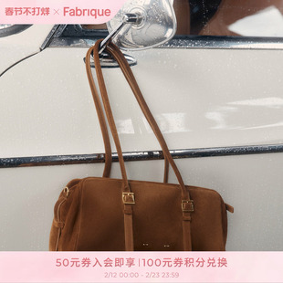 Fabrique Monti波士顿长款焦糖棕色绒面牛皮单肩法棍腋下包中号女