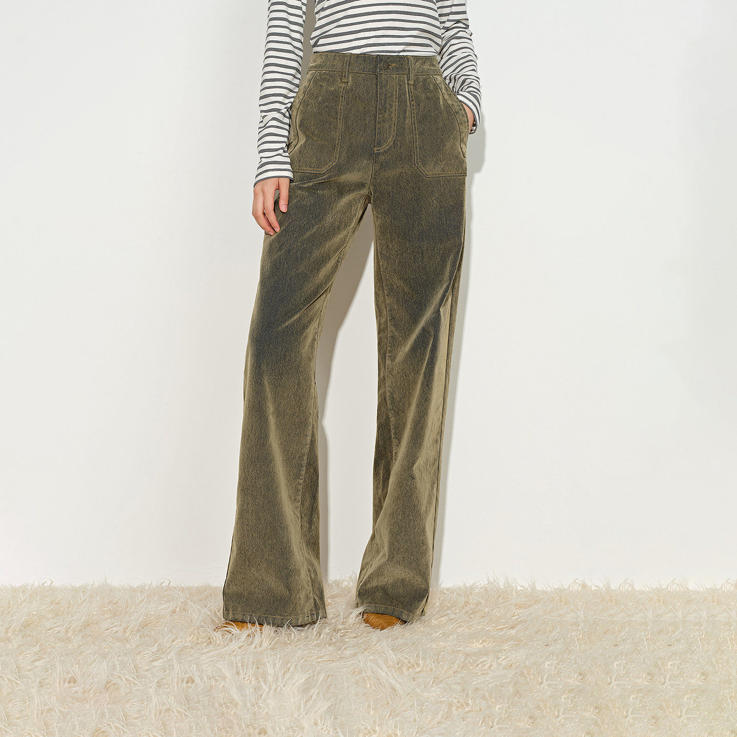 【本周新品】Fabrique 苔绿色光泽感植绒高腰阔腿直筒牛仔裤
