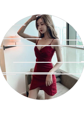 性感吊带连衣裙春夏新款包臀裙修身显瘦显白连体裙低胸露背夜场裙