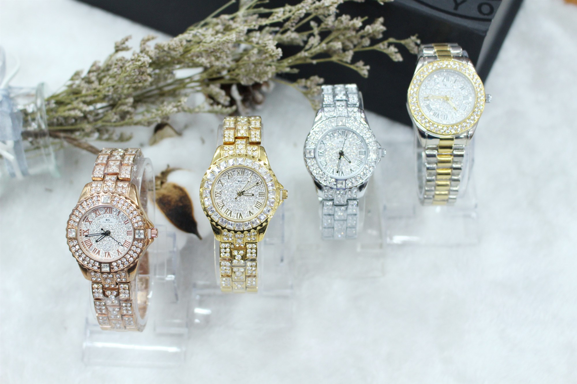 Ladies  Sky Clock Luxury Women Watches Fashion Diamond Fema