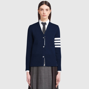 TB四杠条纹开衫女士外套针织衫V领高下摆收腰显瘦高级学院风毛衣