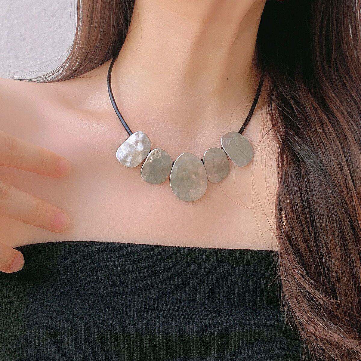 法国CapinKofin不规则几何金属拉丝片片项链ins个性黑色皮绳锁骨