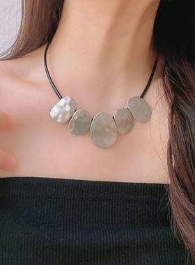 法国CapinKofin不规则几何金属拉丝片片项链ins个性黑色皮绳锁骨