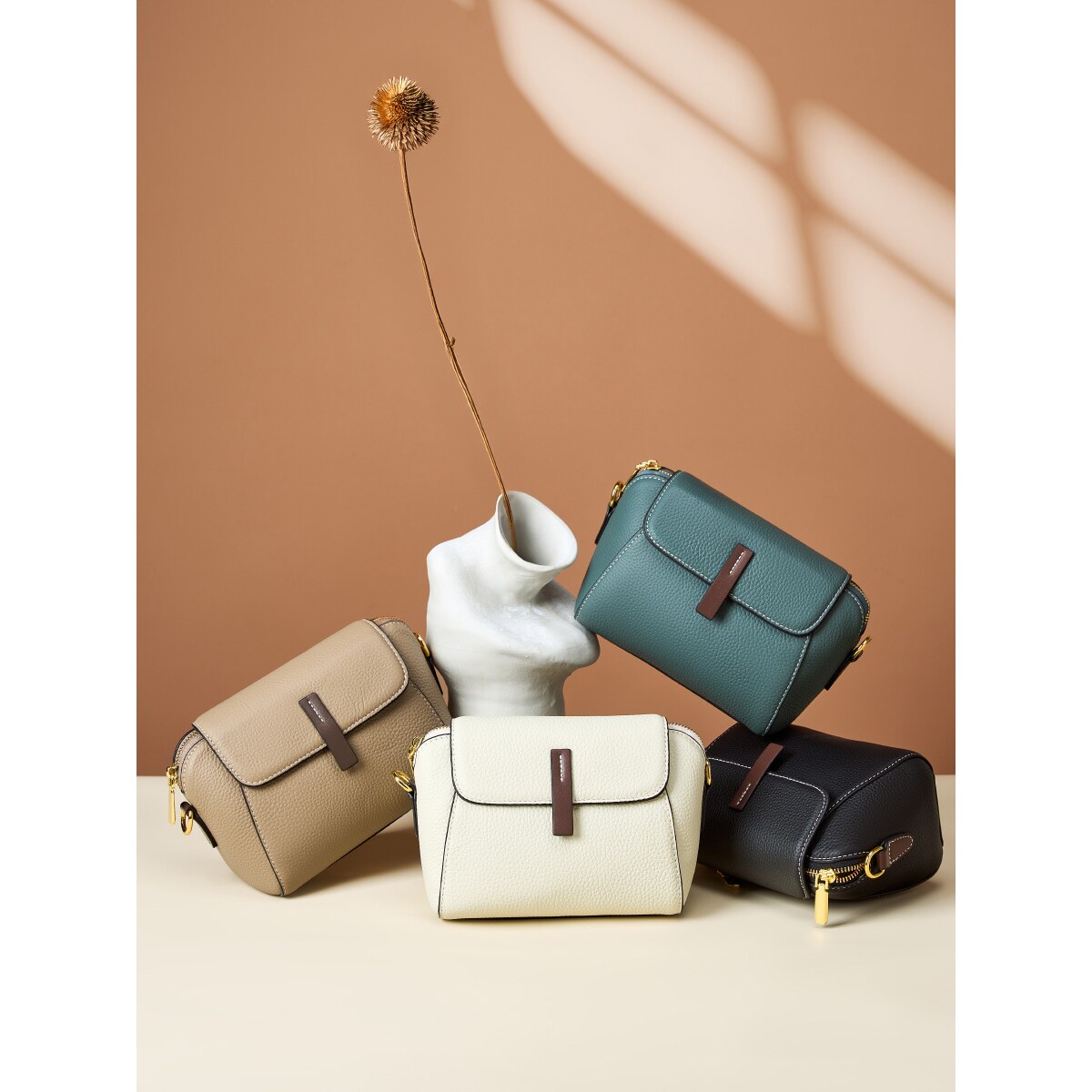 意尔康官网女包小包款真皮单肩包百搭白色设计感小众包包斜挎包女