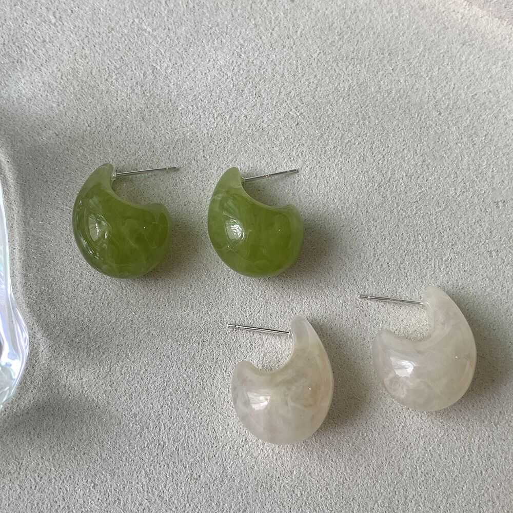 水滴弧形牛油果绿耳钉银针简约