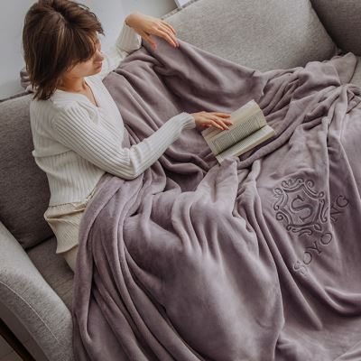 静電気防止A類ベビー級裸寝毛布錦絹織物刺繍毛布牛乳サンゴ絨毯毛布加絨毯シーツ