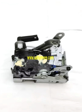 现货直发卫士汽车前门锁块MWC1476 FQJ103160 FQJ500240