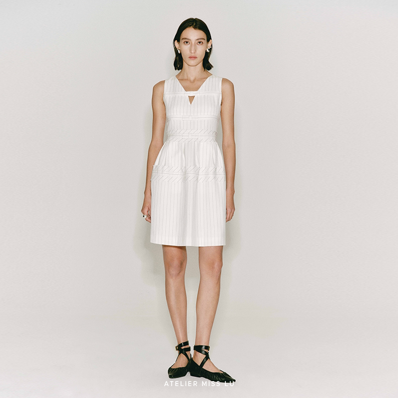AtelierMissLu【邂逅】2024春夏缠绕线条收腰廓形无袖醋酸连衣裙