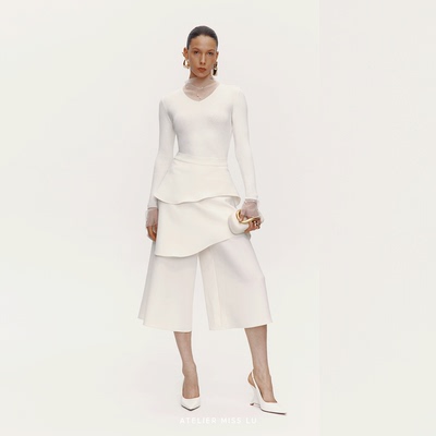 秋冬珍珠点缀纱纱拼接针织上衣