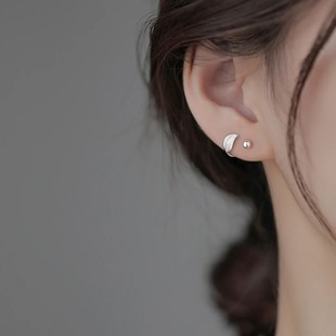 S925纯银树叶耳钉小众设计感养耳洞ins耳环女气质百搭轻奢防过敏