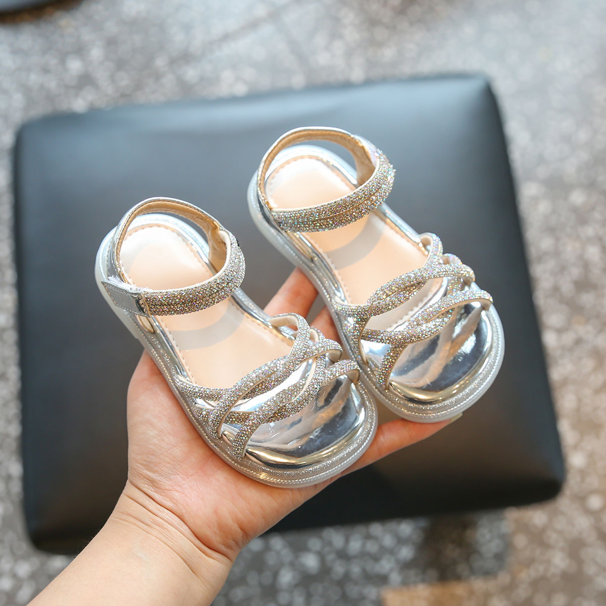 儿童凉鞋露趾软底女宝宝鞋子夏款