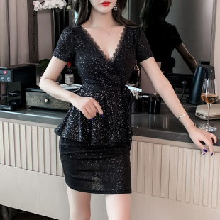 黑色赫本风连衣裙女性感夜店2022年春秋新款蕾丝边领收腰显瘦裙子