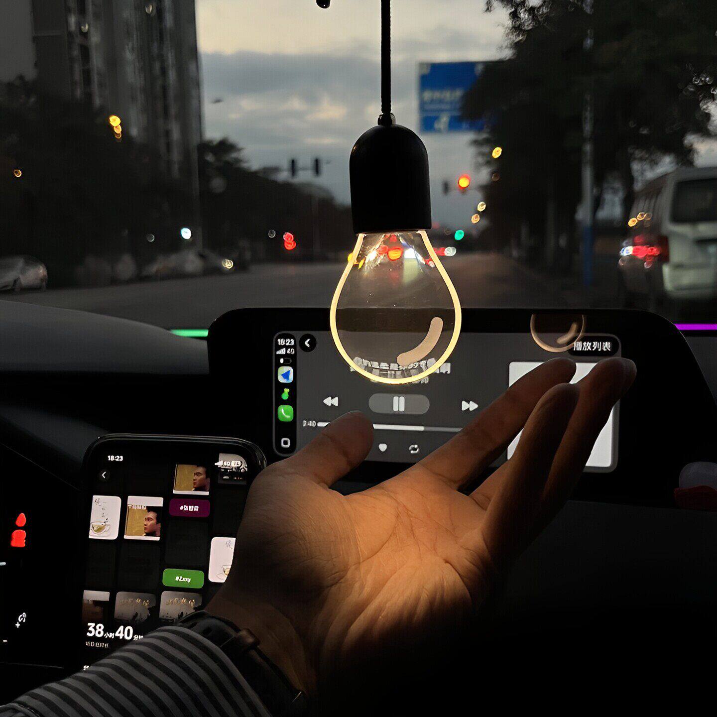 发光小灯泡后照镜挂件高级感车载气氛灯可变换颜色汽车挂饰装饰