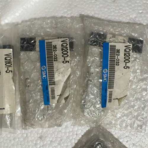 议价全新SMC电磁阀 VQ1200-5 VQ1101-5 VQC
