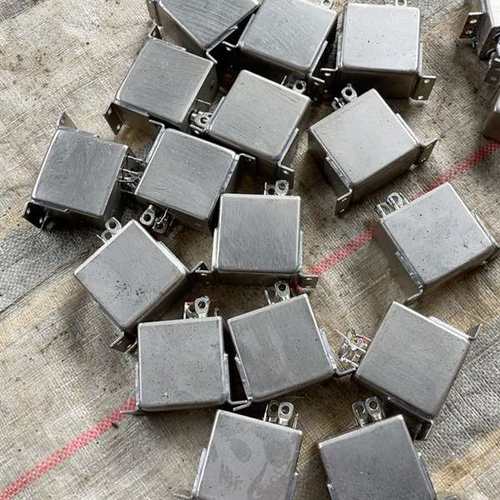 议价航空继电器，里面的触点如图，一共二十