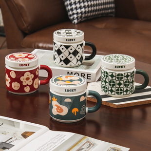 创意陶瓷杯带盖高级感咖啡杯轻奢马克杯喝水杯高颜值花茶杯礼品杯