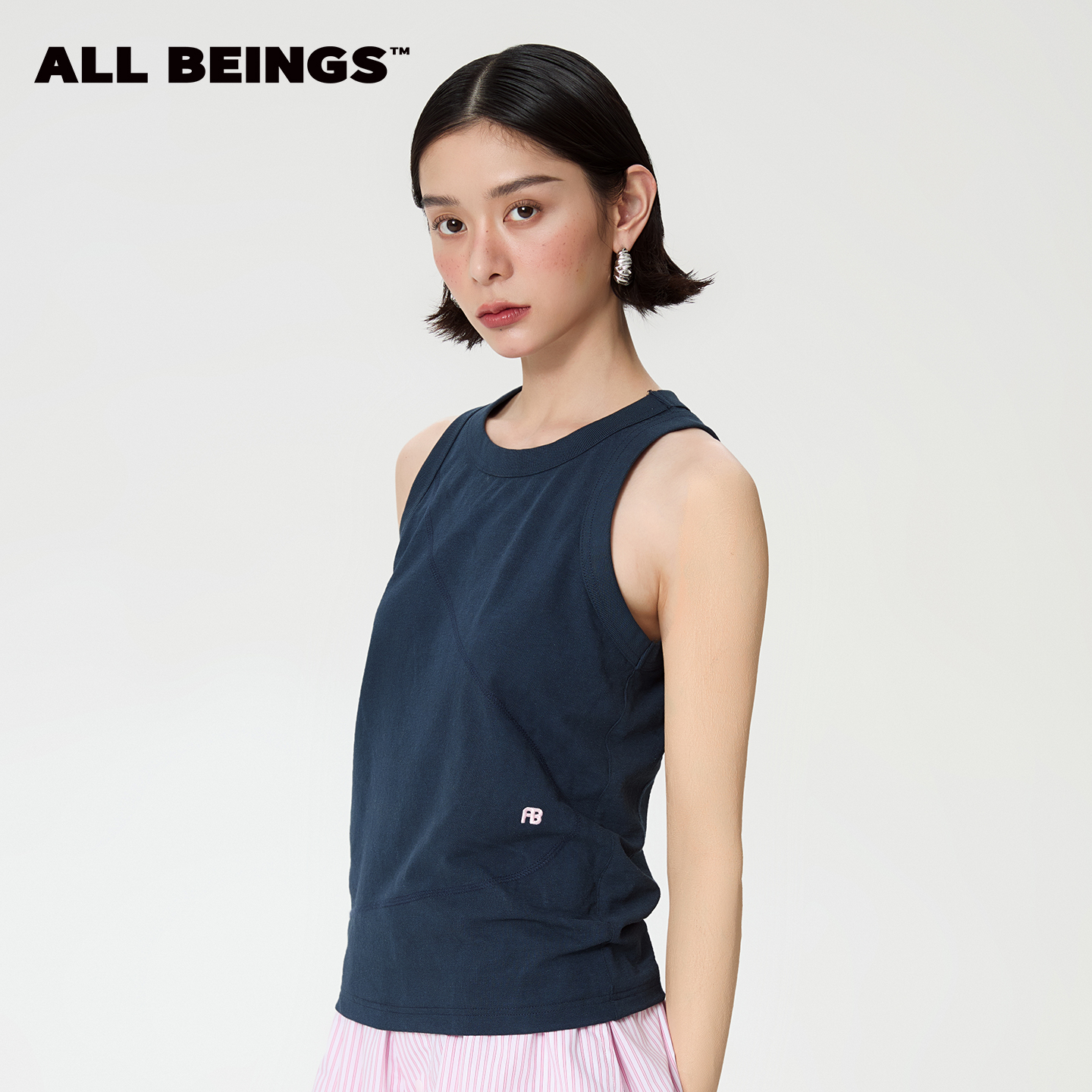 ALL BEINGS25SS设计师款藏青色装饰线露背背心无袖上衣夏季女
