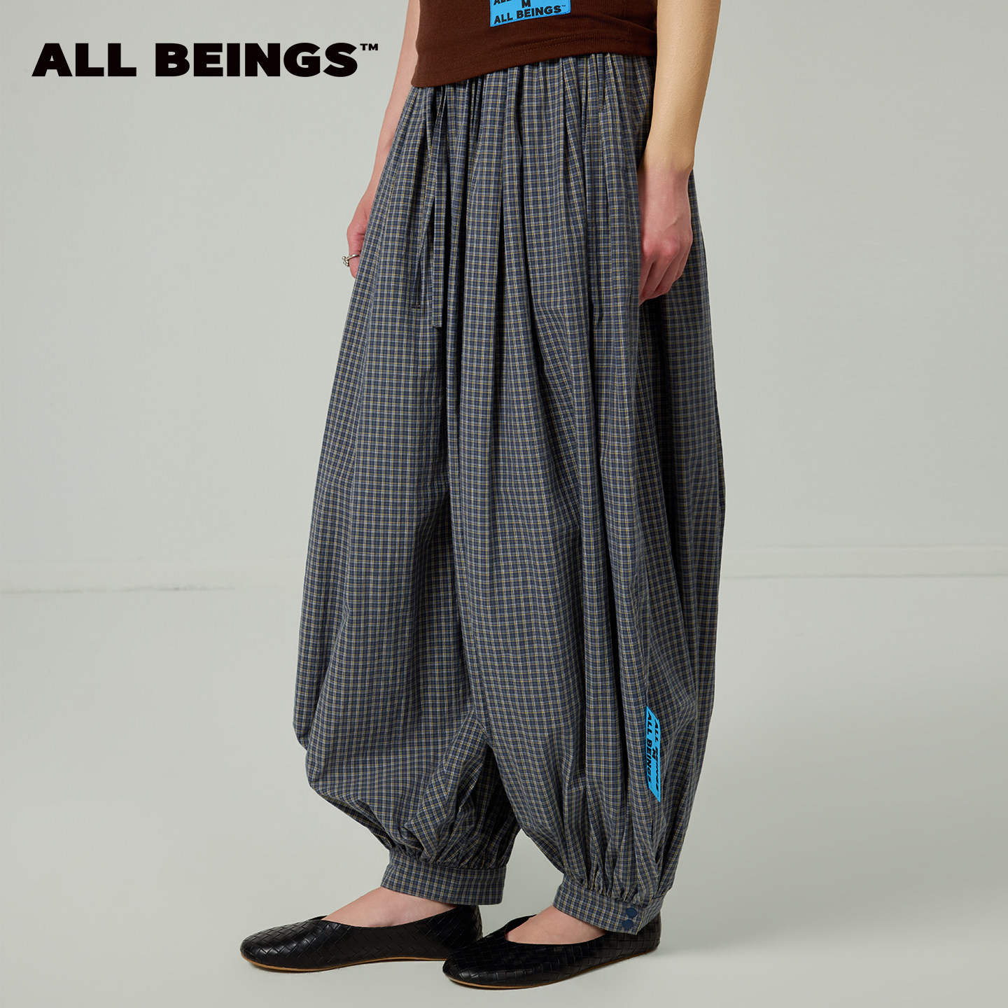 ALL BEINGS 2026SS夏季新品深色格纹轻薄空气感气球灯笼直筒裤女