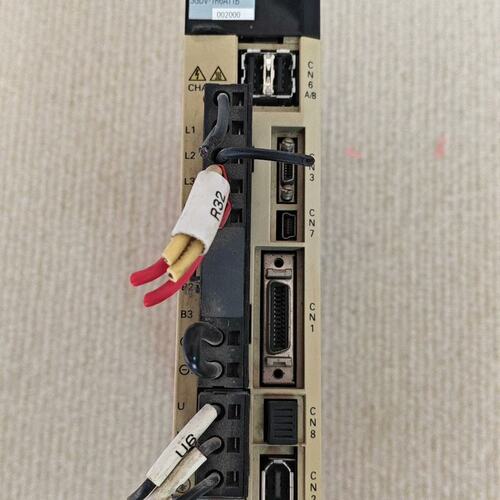 议价安川5系200w伺服驱动器SGDV-1R6A002000/2可维修