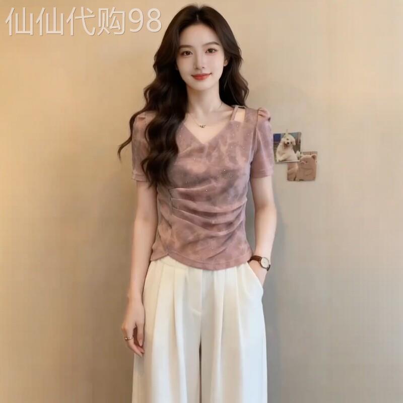 法式收腰V领短袖T恤女夏季2026新款大码法式遮肉设计感显瘦上衣女