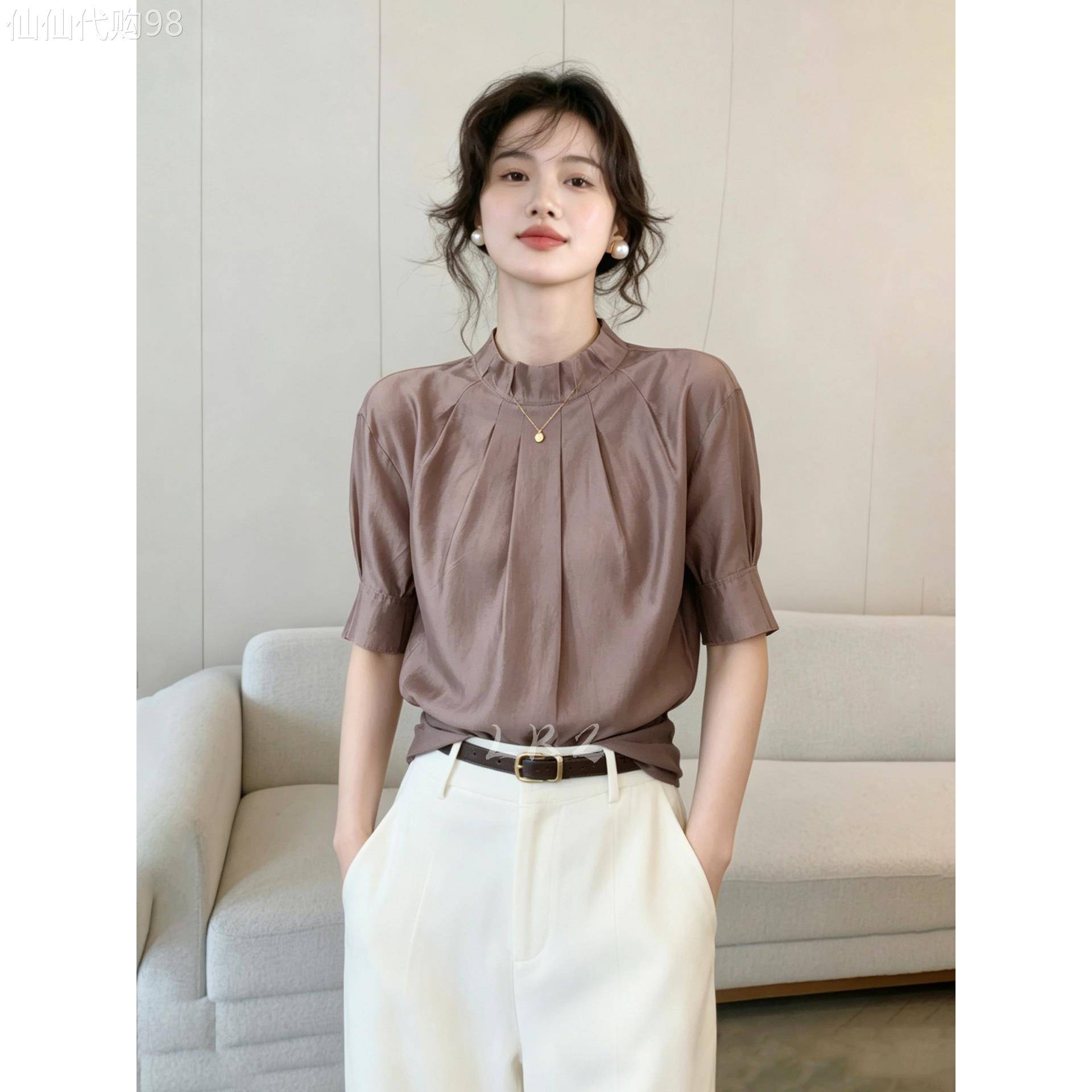 高级感木耳边立领打褶棕色衬衫女夏季新款休闲时尚修身中袖上衣