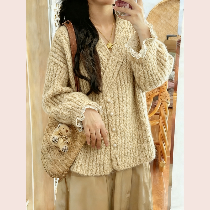 燕麦色珍珠扣蕾丝边粗线加厚毛衣慵懒高级感小众针织外套2025冬季
