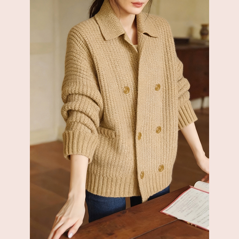 老钱风卡其色翻领双排扣粗线毛衣外套设计感慵懒高级针织衫2025秋