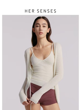 HER SENSES/何识时装系列简约V领吊带背心WTT31