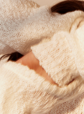 HER SENSES/何识时装系列宽松圆领全棉针织衫落肩袖大领口 C052