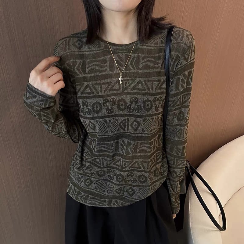 复古几何印花长袖T恤女2026春秋新款正肩圆领宽松大码内搭打底衫