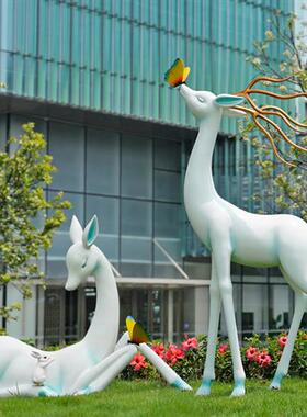 抽象梅花鹿玻璃钢公园户外大型雕塑园林草坪景观卡通装饰白鹿摆件