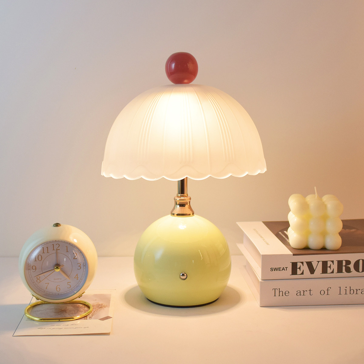 奶油风高级感轻奢卧室床头灯装饰台灯蘑菇小夜灯生日礼物2026新款