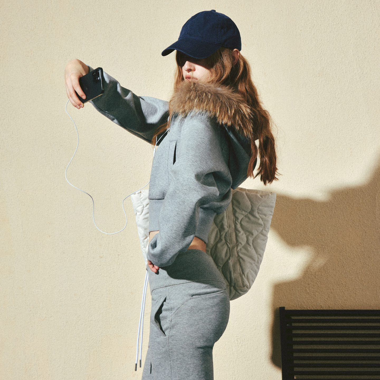 KVKV 花灰色空气棉插肩袖运动连帽休闲外套