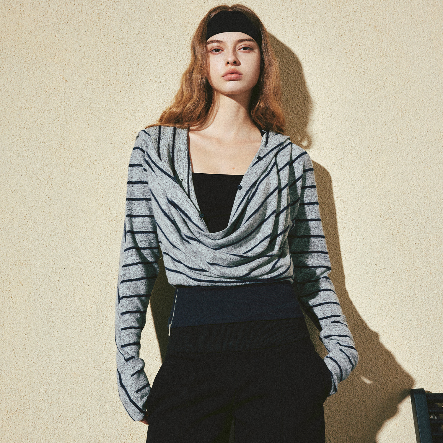 KVKV 连帽条纹撞色拼接修身收腰长袖上衣