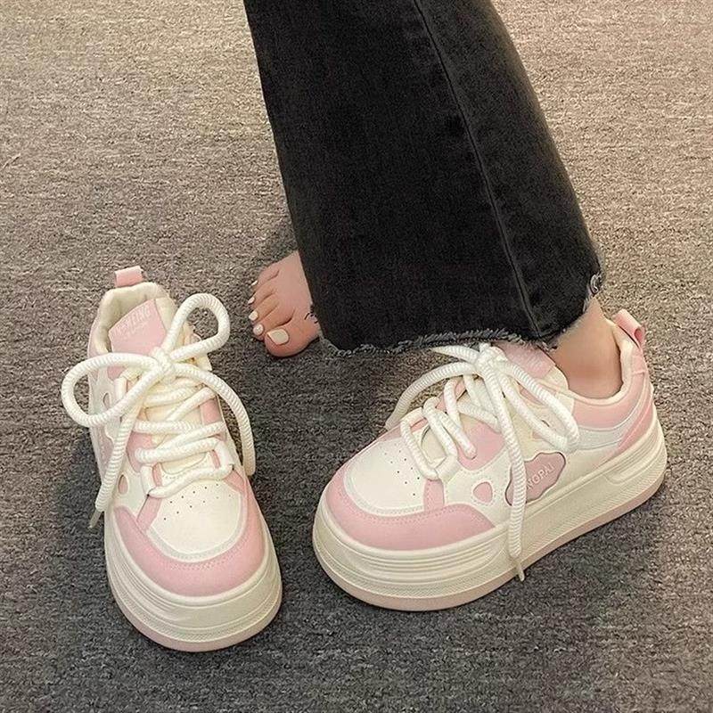 高颜值小众女童爆款厚底板鞋2025秋百搭超火小白鞋增高软底透气鞋