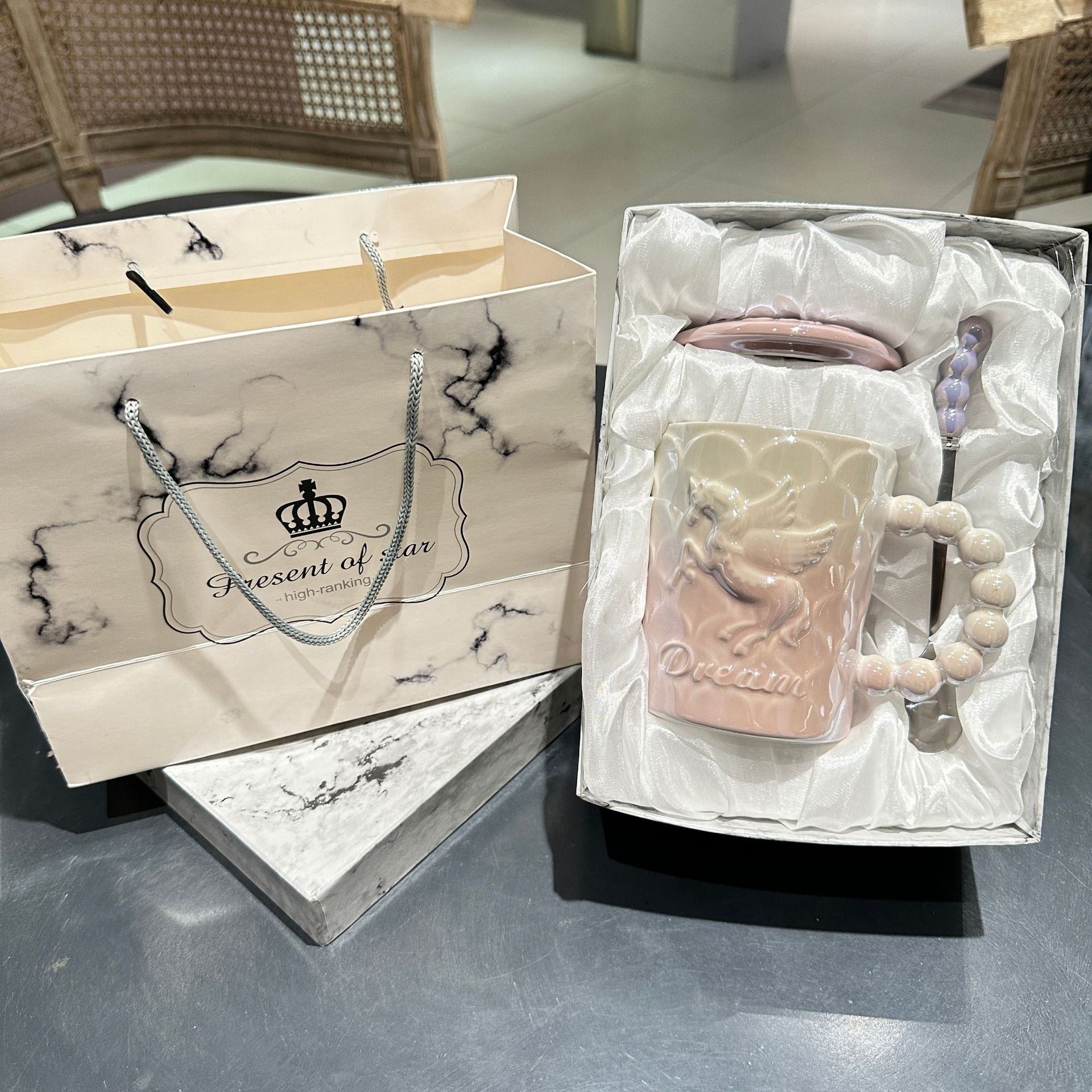 轻奢陶瓷杯子独角兽带盖