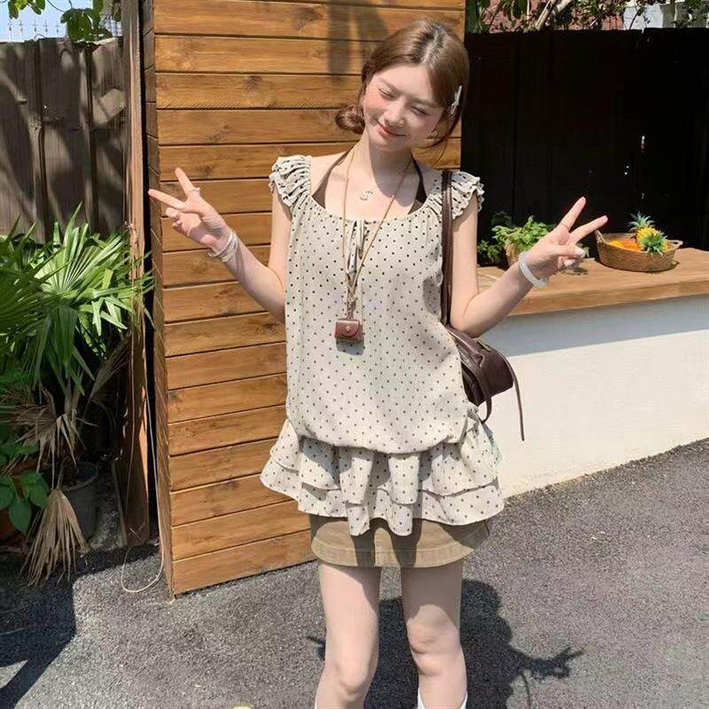 韩系波点挂颈下摆荷叶边收腰显瘦假两件上衣女2026夏季超火新款