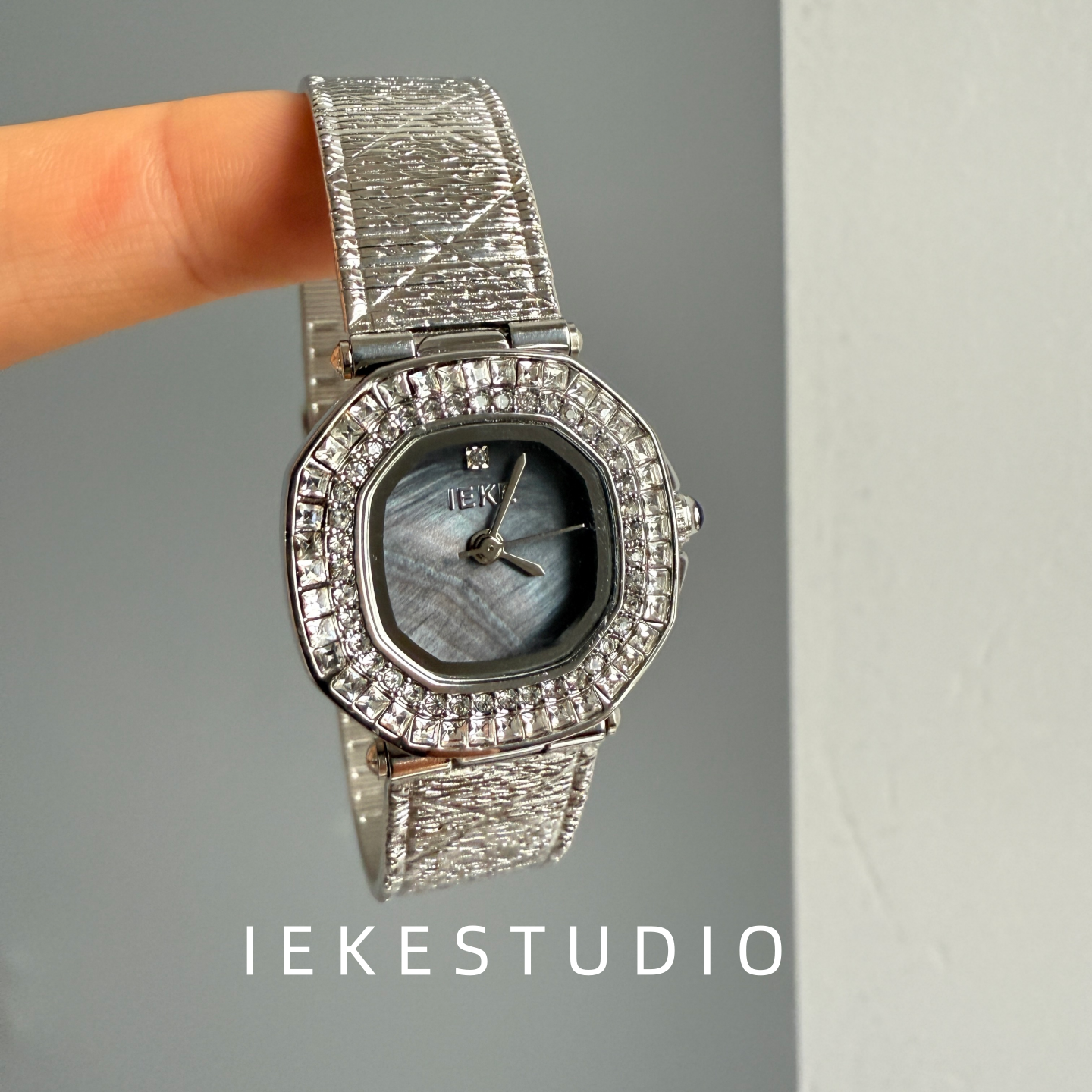 IEKE复古方形简约手表女