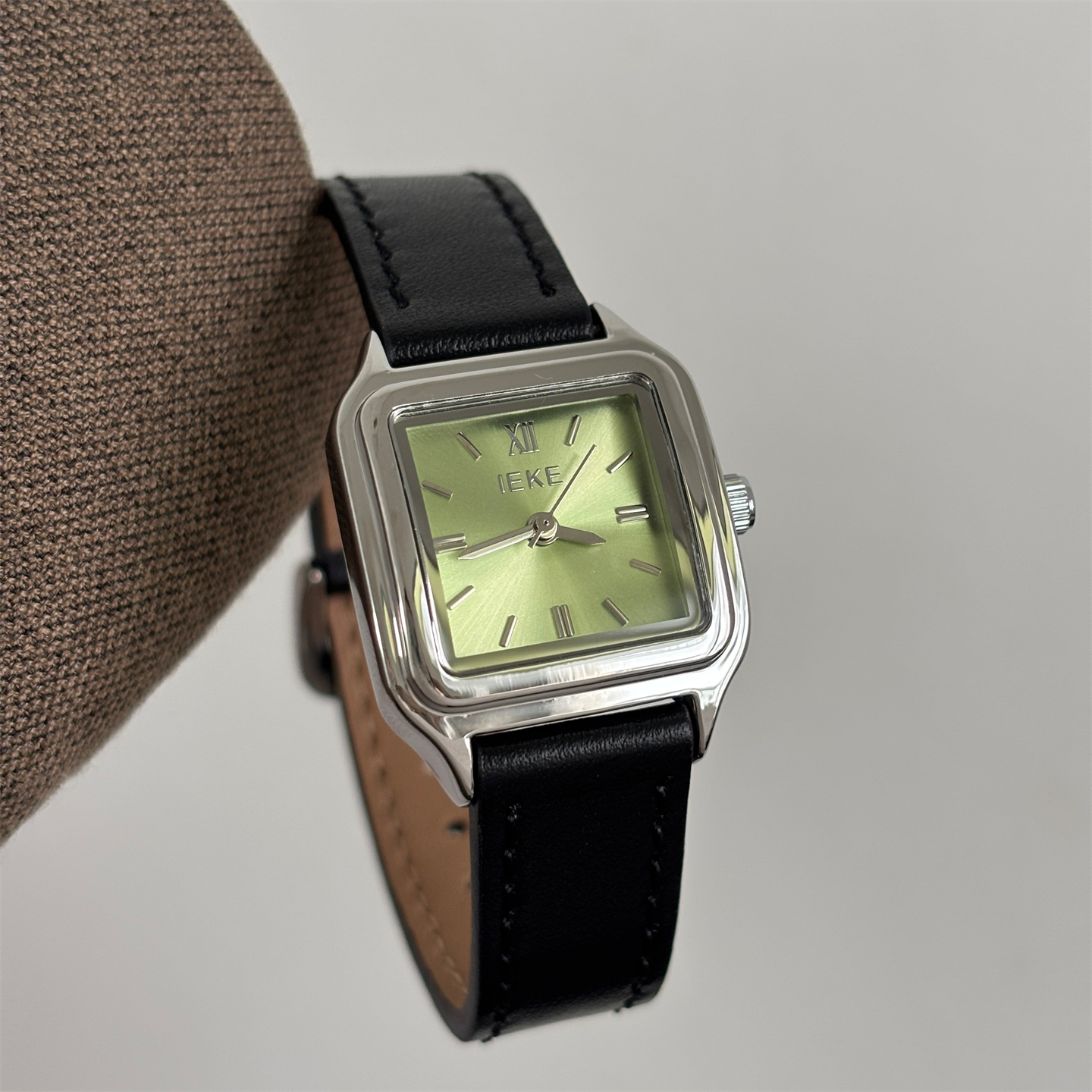 IEKE清冷感方形手表女