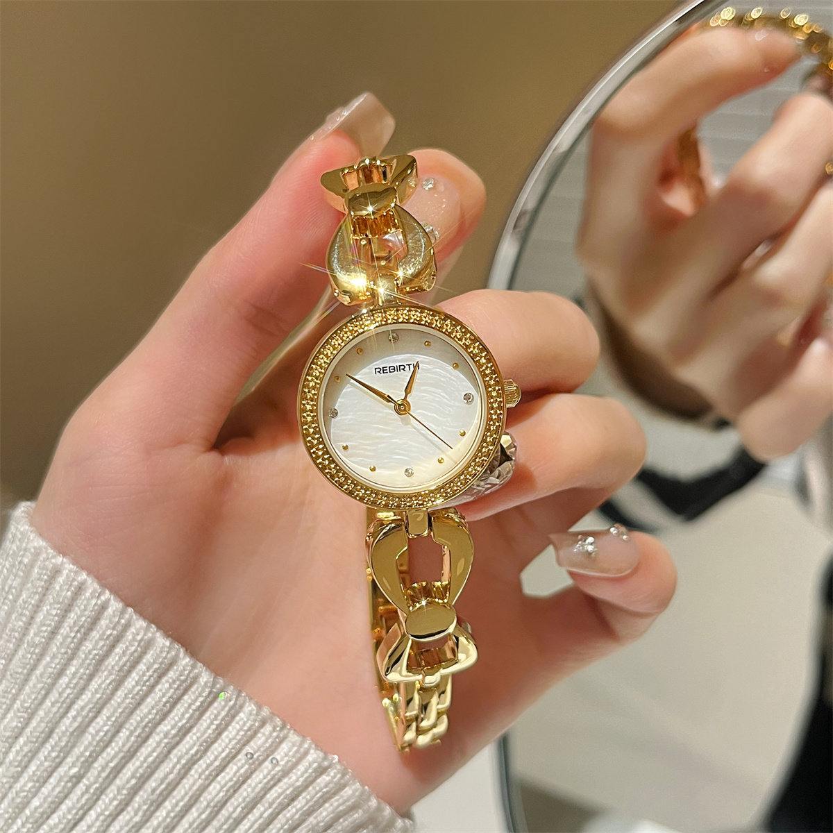 轻奢手表女简约圆形贝母面时尚气质ins小众手链表蝴蝶韩版手表女