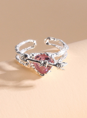 心粉色爱心戒指女年新品指环时尚